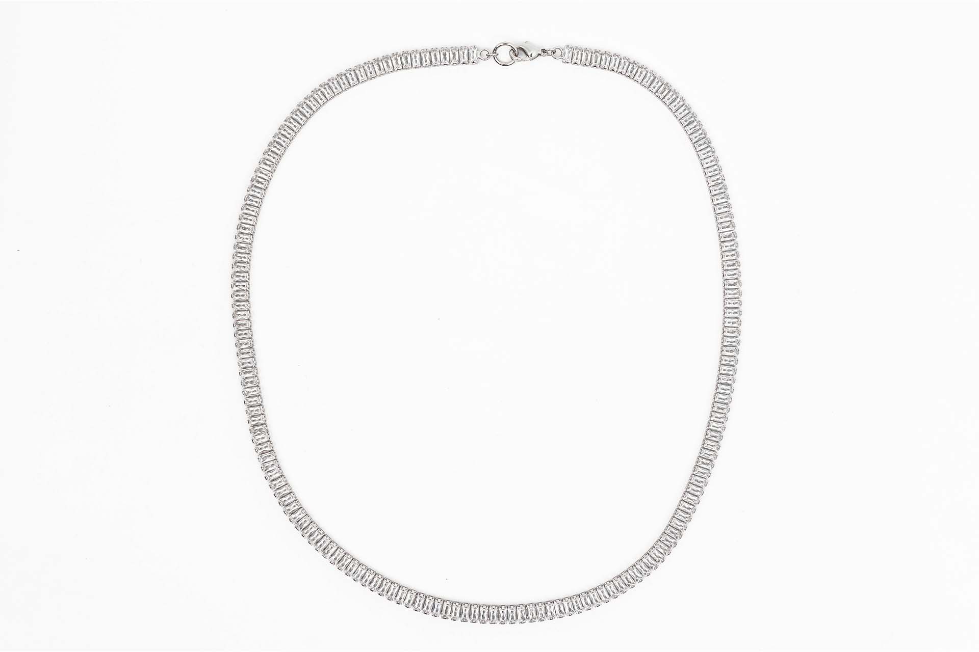 Necklace with rhinestones