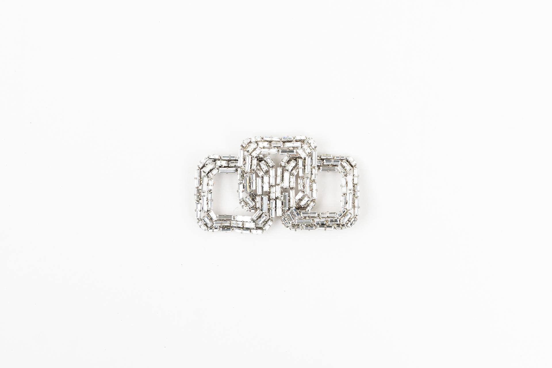 Jewel accessory with rhinestones